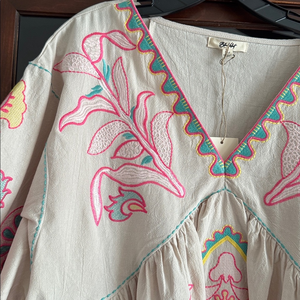 Embroidered Boho V-Neck Tunic in Cream and Pink - Picture 2 of 4